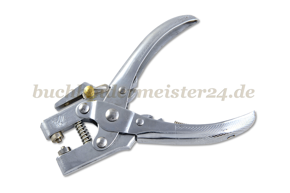 Eyelet plier