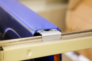 Sliding suspension device<br>for ringbinder and folder<br>zinc